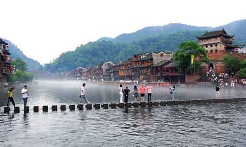 长沙到凤凰古城旅游交通攻略